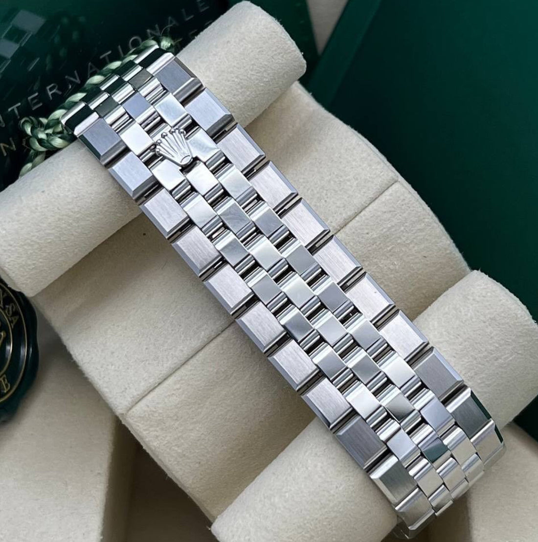 Rolex Land-Dweller 36 White Gold Oystersteel Intense White Honeycomb Motif Dial Fluted Bezel Flat Jubilee Bracelet 127234 - 2025